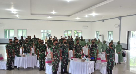 Danrem 023/Ks Ikuti Acara Kegiatan Exit Briefing Bersama Pangdam I/Bb Secara Virtual , Jumat (04/03/22), (V24/AL)