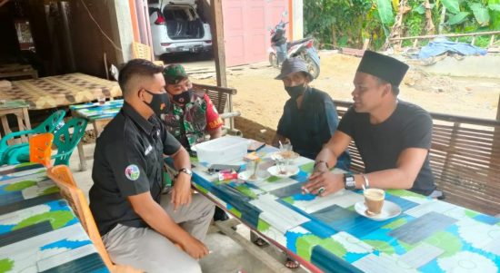 Komsos Babinsa : Koptu Budiono Ajak Warganya Tetap Waspadai Omicron, Sabtu (05/03/2022), (V24/AL)