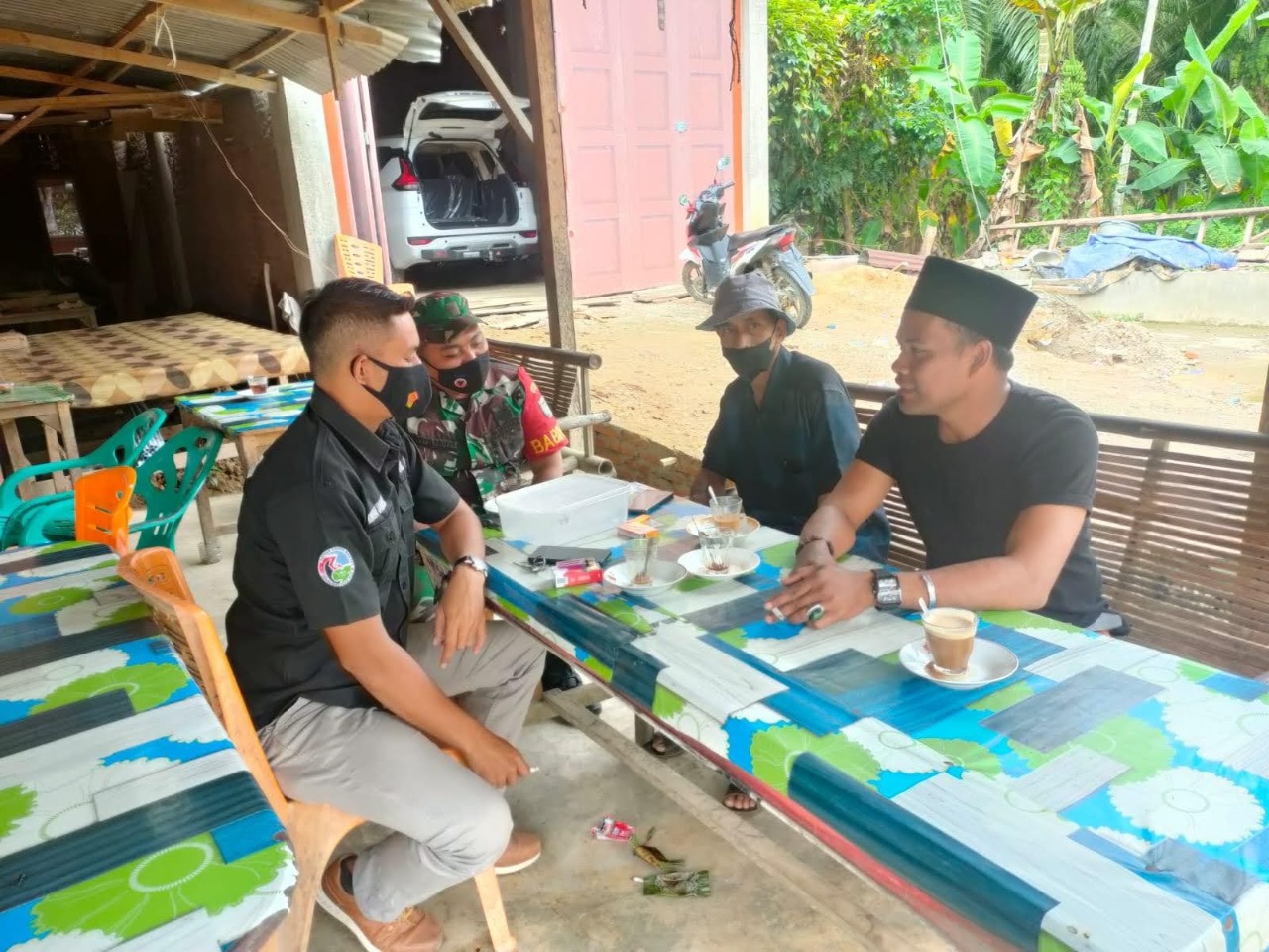Komsos Babinsa : Koptu Budiono Ajak Warganya Tetap Waspadai Omicron, Sabtu (05/03/2022), (V24/AL)