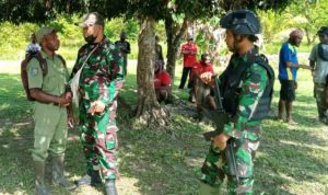 Satgas Yonif 126/KC Rangkul Tokoh Masyarakat di Perbatasan Papua, Selasa (08/03/2022), (V24/AL)