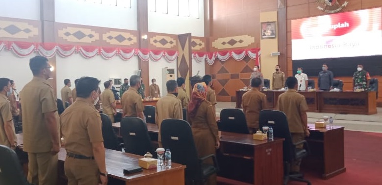 Anggota Satgas Yonif 144/JY Bersinergi Menghadiri Rapat Monitoring Implementasi Kebijakan Pertahanan Negara di Perbatasan, Selasa (08/03/2022), (V24/AL)