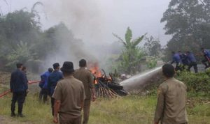 Bupati Pakpak Bharat Adakan Pelatihan Pemadam Kebakaran, Selasa (08/03/2022), (V24/AL)