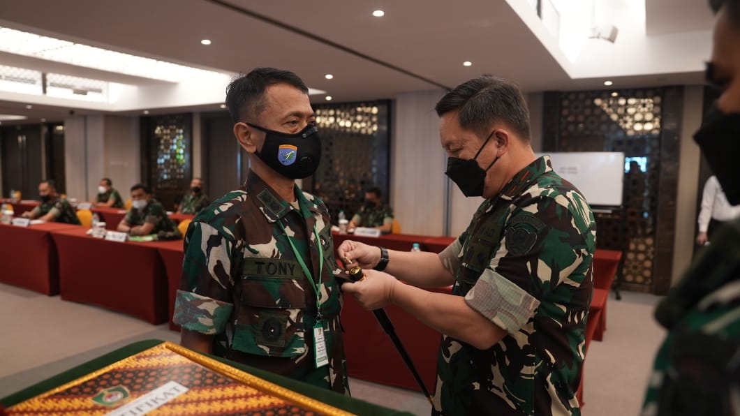 Kasansidam XII/Tpr Terima Penghargaan Dari Danpussansiad , Minggu (10/03/2022), (V24/AL)