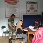 Penyaluran Bantuan Diperhatikan Oleh Babinsa, Jumat (11/03/2022), (V24/Rudi)