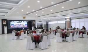 Acara Digelar di Gedung Berinterior Putih, Jumat (11/03/2022), (V24/AL)
