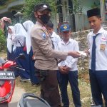 Tidak Hanya Orang Dewasa, Bocah SMP Juga Dapat Masker, Sabtu (12/03/2022), (V24/AL)