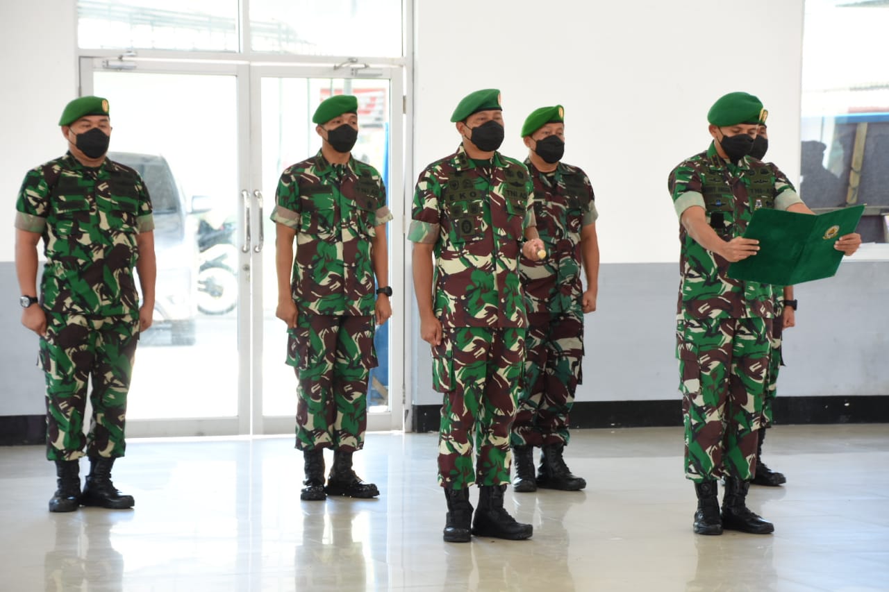 TNI Mengucapkan Kata Sambutan Dalam Formasi, Sabtu (12/03/2022), (V24/AL)