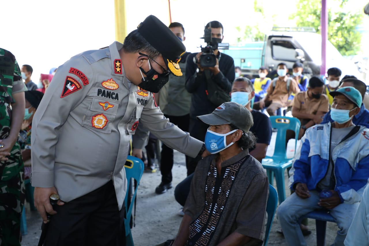 Vaksinasi Lansia Sedang Berjalan, Sabtu (12/03/2022), (V24/AL)