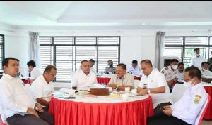 Rapat Berakhir Dengan Kesepakatan Mengunakan Baju Putih, Rabu (09/03/2022), (V24/AL)