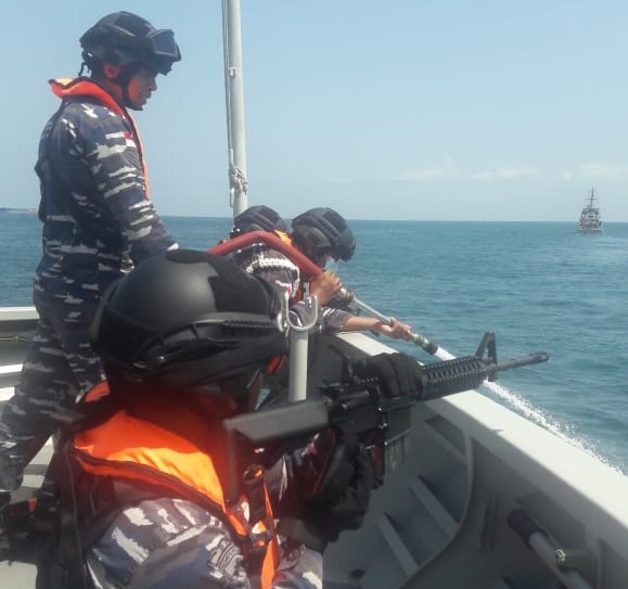 TNI Siap Menembak, Minggu (13/03/2022), (V24/AL)