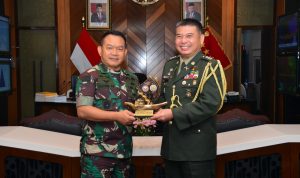 Jenderal TNI Dudung Mendapat Kunjungan dari Atase Pertahanan Duta Besar Filipina, Selasa (15/03/2022), (V24/AL)