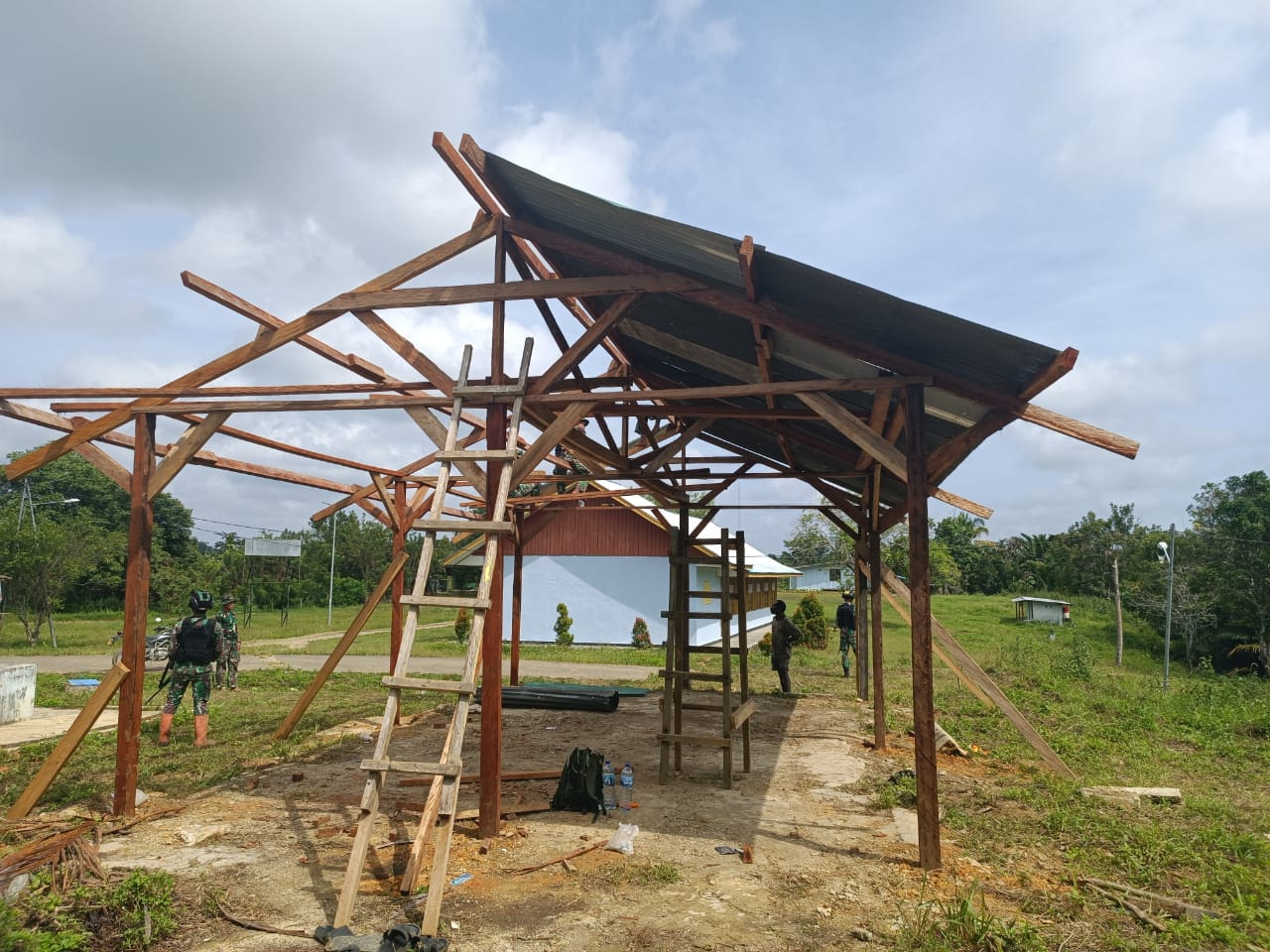 Bangunan Baru Sedang di Bangun, Rabu (19/03/2022), (V24/AL)