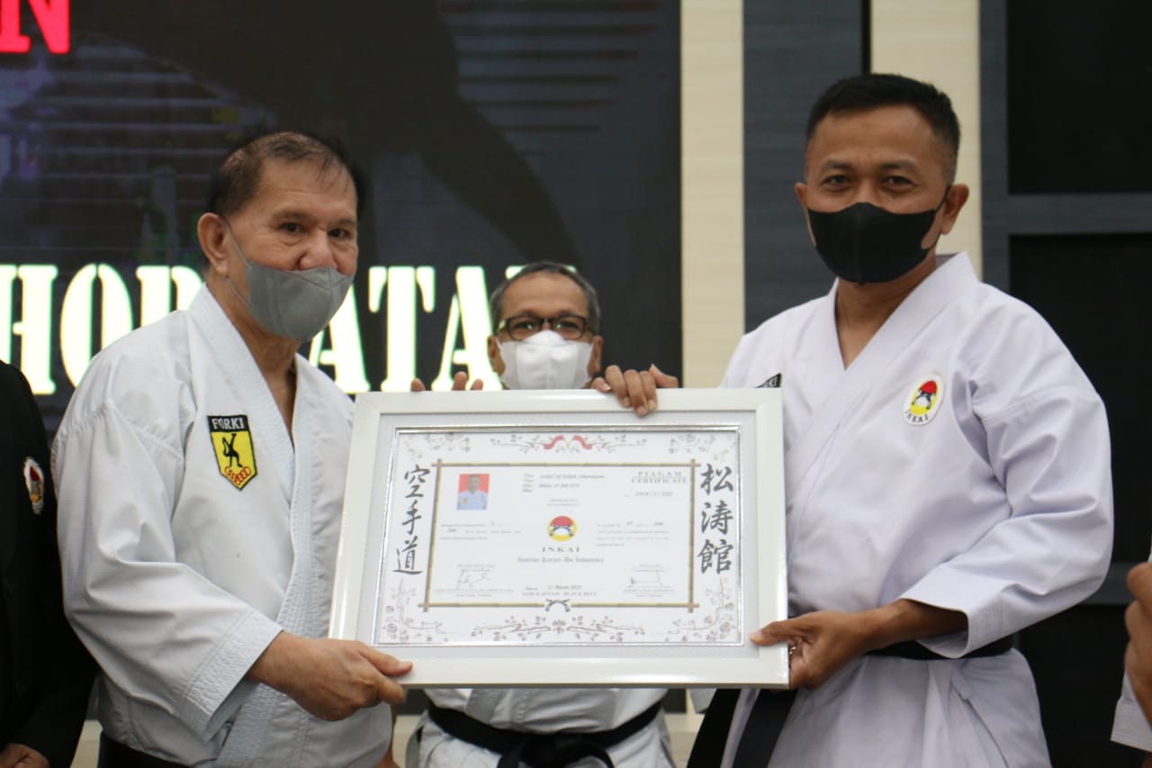 Pangdam XII/Tpr Menerima Penghargaan, Rabu (16/03/2022), (V24/Dedi)