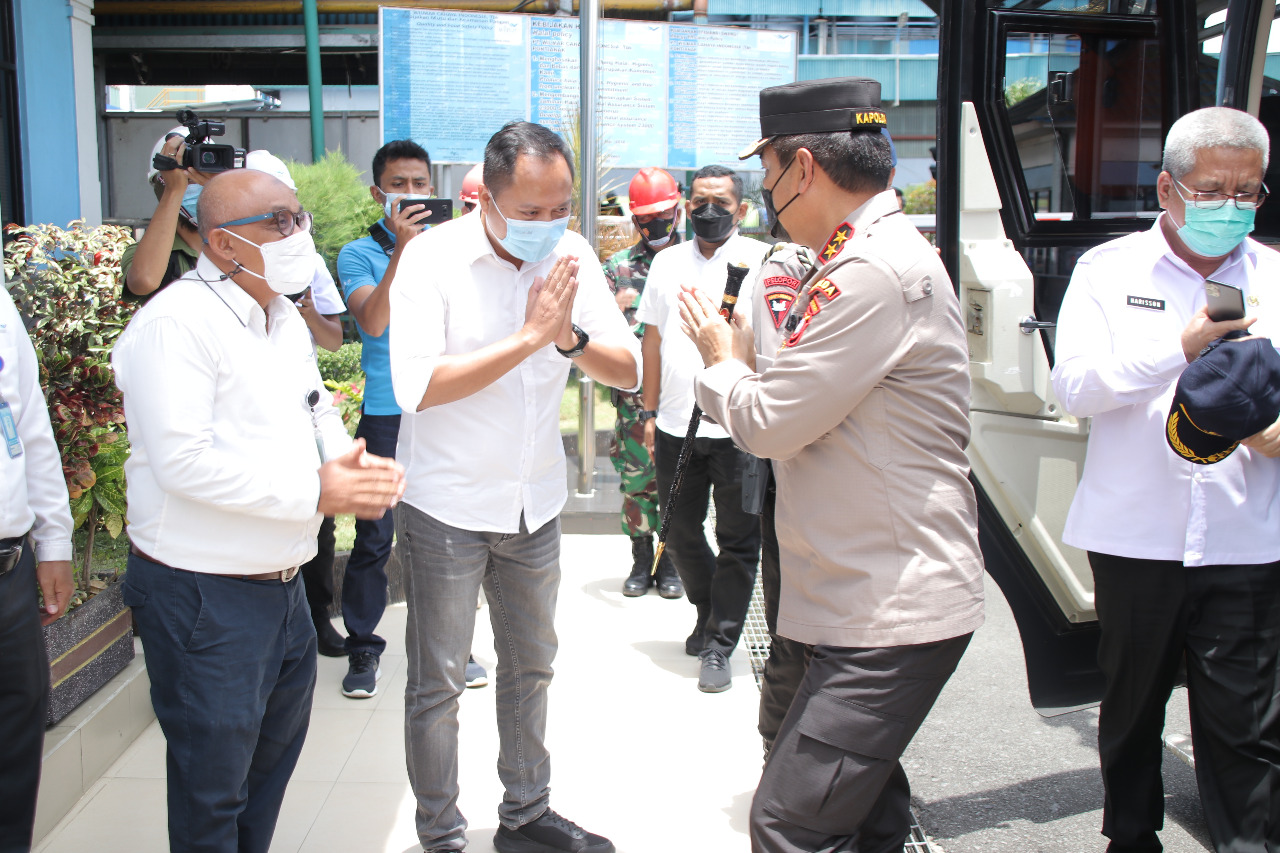 Beliau Sedang Memberikan Salam Sebelum Melakukan Koordinasi, Rabu (16/03/2022), (V24/AL)