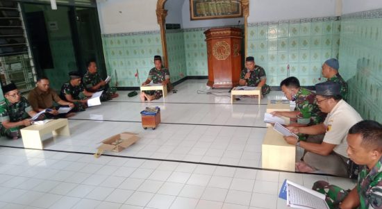 Kodim 0808/Blitar Sedang Membaca Al-Qur'an Bersama, Kamis (17/03/22), (V24/Madli)