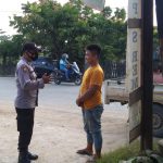 Polisi Berbincang Dengan Warga, Rabu (16/03/2022), (V24/AL)