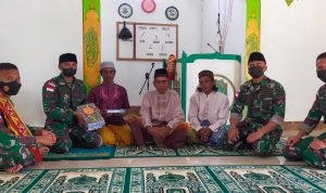 Satgas Bersama Tokoh Masyarakat Berfoto Bersama, Sabtu (19/03/2022), (V24/AL)