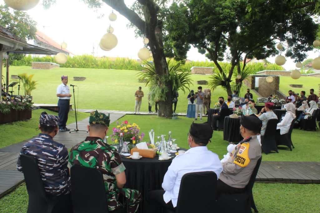 Berbincang dan Berkoordinasi Menjadi Salah Satu Binaan, Sabtu (12/03/2022), (V24/AL)