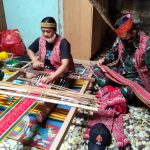 Benang Digabung Secara Memanjang dan Melintang, Minggu (20/03/2022), (V24/AL)