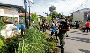 Walaupun Ramai, Warga Tidak Berkerumun Ditempat Tertutup, Minggu (20/03/2022), (V24/Jacky)