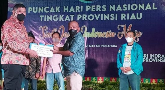 Jonathan Surbakti Pemenang Juara 1, Bisa ni Menjadi Photographer, Sabtu (19/03/2022), (V24/Al)