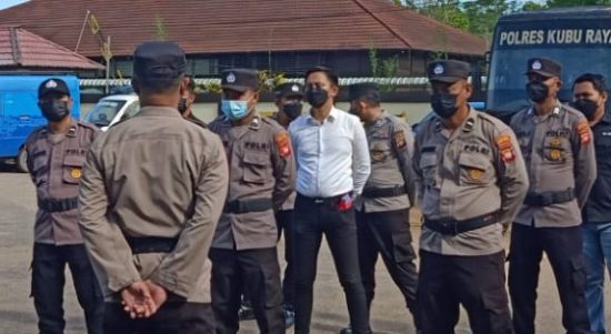 Polres Kubu Raya Menjaga si bang Jago Merah Untuk Tetap Berpuasa, Senin (21/03/2022), (V24/Dedi)
