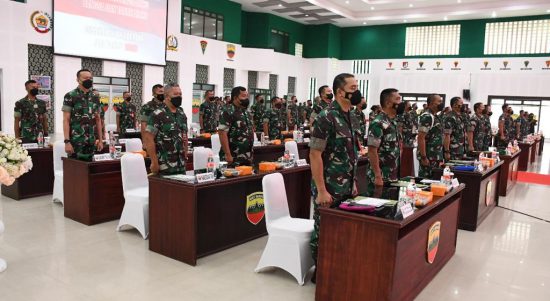 Kodam Melakukan Rapat di Dalam Ruangan Tertutup, Selasa (22/03/2022), (V24/M.anwar)