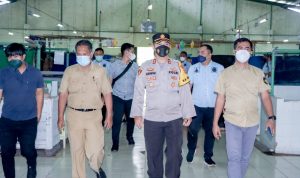 Kapolres Beraksi Dalam Pantauan Minyak Goreng, Selasa (22/03/2022), (V24/AL)