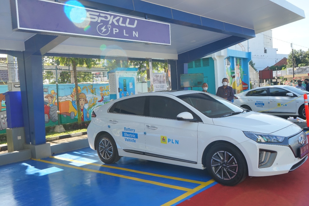 Akhirnya Masyarakat Indonesia Akan Merasakan Mobil Listrik Selasa (22/03/2022), (V24/AL)