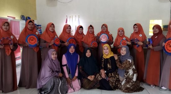 Gila! Emak-emak Juga Memiliki Bakat Seperti Anaknya, Rabu (23/03/2022), (V24/AL)