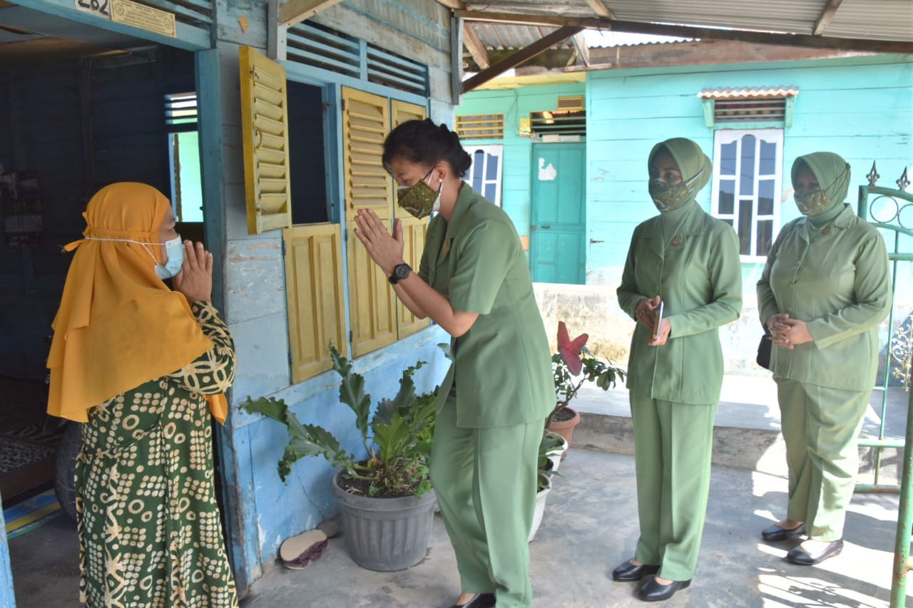 Ibu Persit Dekat Dengan Warakauri, Rabu (23/03/2022), (V24/AL)