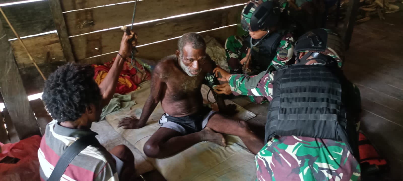 Satgas Yonif 126/KC Perbatasan Memiliki Bakat Layaknya Seorang Dokter, Kamis (24/03/2022), (V24/AL)