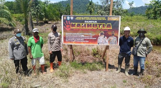 Polres dan Masyarakat Hentikan Si Merah Untuk Makan, Minggu (27/03/2022), (V24/AL)