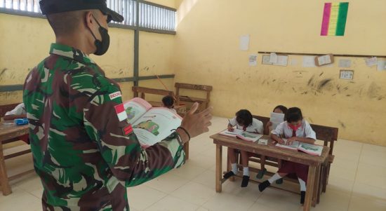 Selain Menjaga Keamanan, Satgas Memang Serba Bisa, Senin (28/03/2022), (V24/AL)