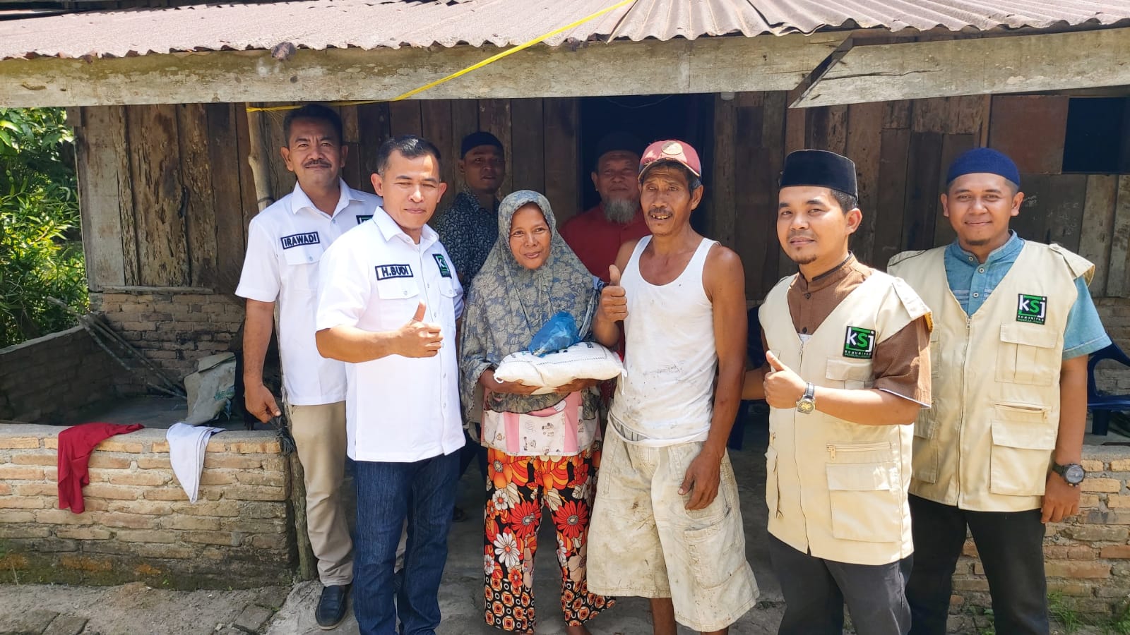 KSJ, Partai Golkar, dan Pemuda Pancasila Tiada Habisnya Berbuat Baik, Senin (27/03/2022), (V24/AL)