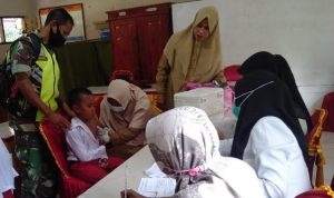 TNI Memantau Aktivitas Vaksinasi, Selasa (29/03/2022), (V24/AL)