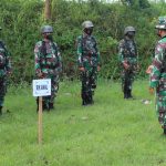 TNI Latihan Menembak Senjata Ringan Mengunakan Senjata Ringan, Rabu (30/03/2022), (V24/Madli)