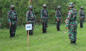 TNI Latihan Menembak Senjata Ringan Mengunakan Senjata Ringan, Rabu (30/03/2022), (V24/Madli)