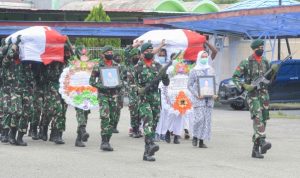 Pemakan Personel TNI bersama Istrinya Berlangsung Lancar, Jumat (01/04/2022), (V24/AL)