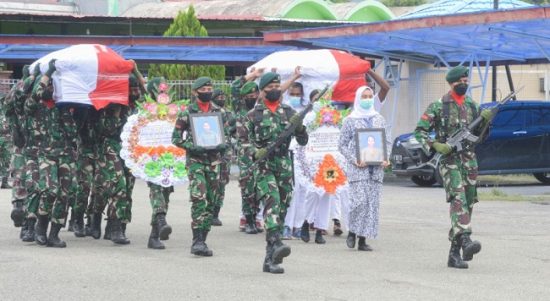 Pemakan Personel TNI bersama Istrinya Berlangsung Lancar, Jumat (01/04/2022), (V24/AL)