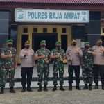 Wah enak ni! Sambil Jalan-jalan, Kapolres Raja Ampat Mendapat Kunjungan, Jumat (01/04/2022), (V24/AL) Wah enak ni! Sambil Jalan-jalan, Kapolres Raja Ampat Mendapat Kunjungan, Jumat (01/04/2022), (V24/AL)