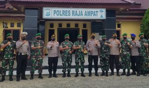 Wah enak ni! Sambil Jalan-jalan, Kapolres Raja Ampat Mendapat Kunjungan, Jumat (01/04/2022), (V24/AL)