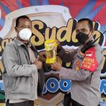 Buruan! Bagi yang Vaksin Dapat Minyak Goreng Lo..., Senin (04/04/2022), (V24/AL)