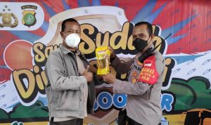 Buruan! Bagi yang Vaksin Dapat Minyak Goreng Lo..., Senin (04/04/2022), (V24/AL)