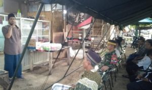 Satgas Berbuka Bersama Dengan Warga Setempat, Rabu (06/04/2022), (V24/AL)