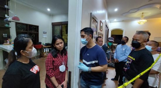 Polisi Melakukan Olah TKP, Kamis (07/04/2022), (V24/AL)
