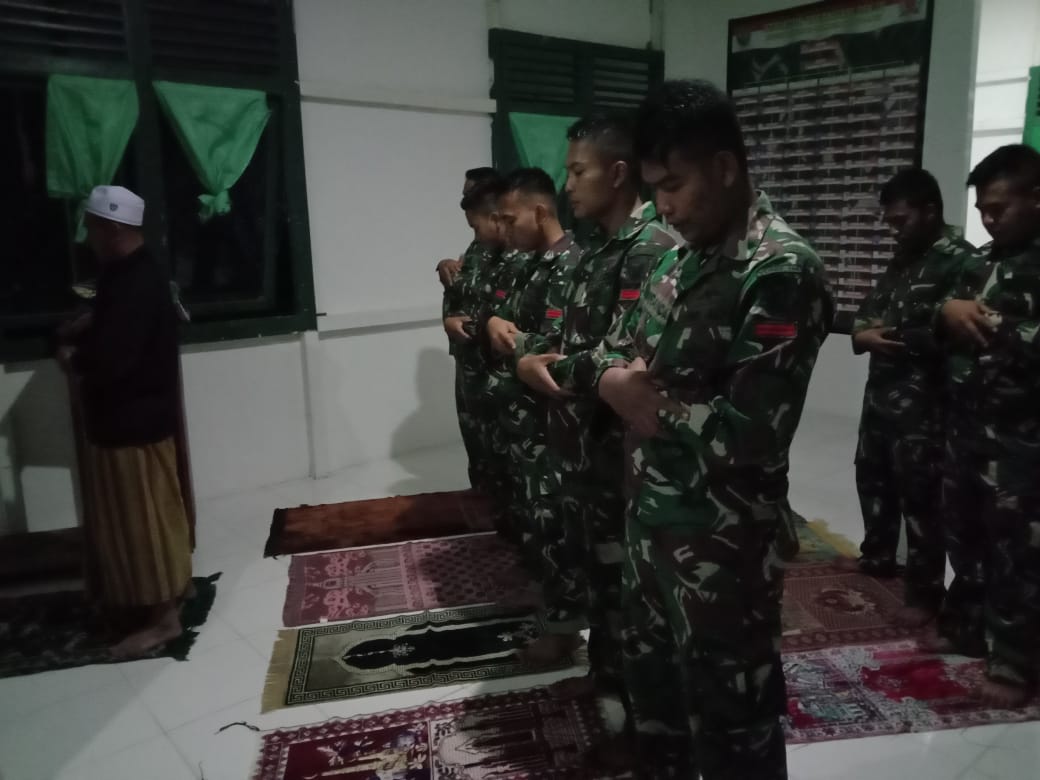 Satgas Melaksanakan Ibadah di Bulan Ramadhan, Kamis (07/04/2022), (V24/AL)