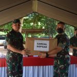 Satgas Mendapat Sebuah Kotak Coklat yang Besar, Jumat (08/04/2022), (V24/AL)