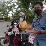 Takjil di Bulan Puasa Memang Bermanfaat Untuk Warga, Jumat (08/04/2022), (Foto: V24/Dedi)