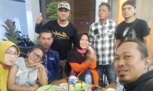 Ikatan Alumni Patriot Sedang Berkumpul dan Selfie, Minggu (10/04/2022), (Foto: V24/AL)